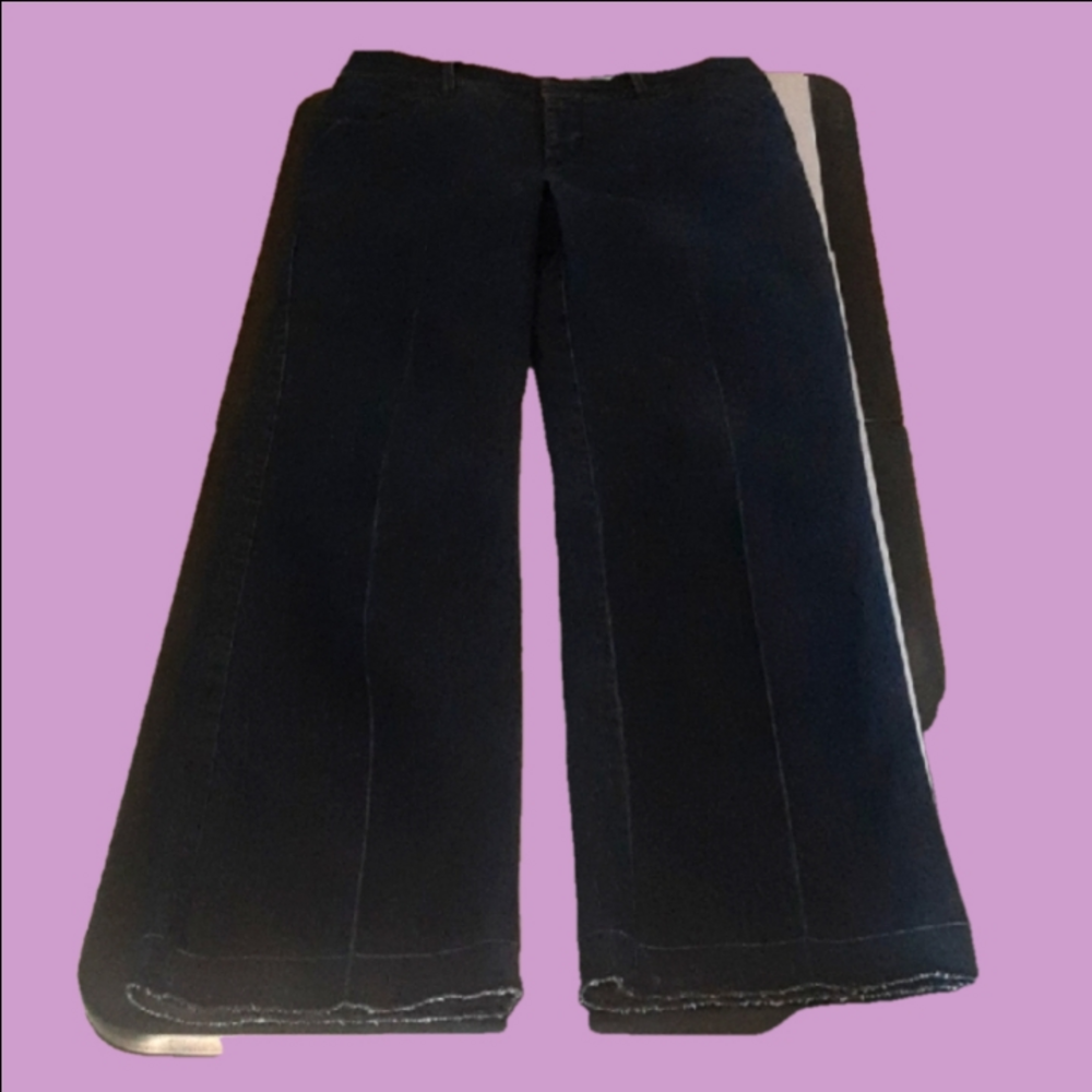 Women's Blue Jeans, Lee Natural Straight Leg, Just Below The Waist